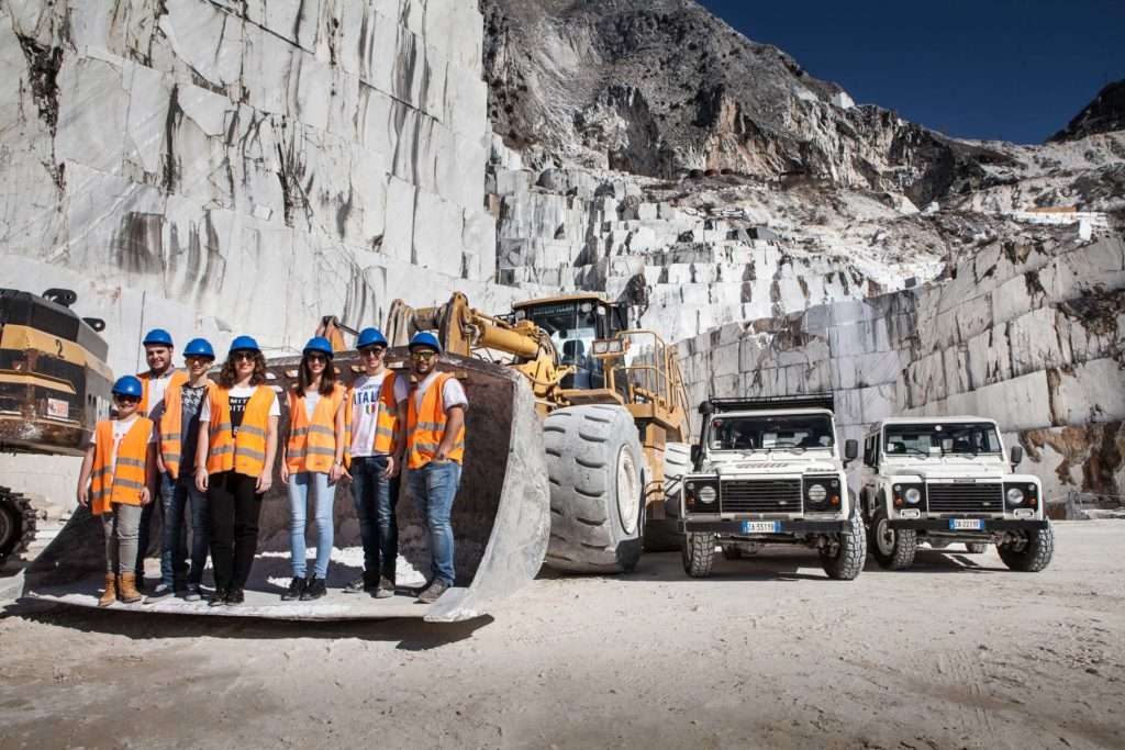 carrara_marble_tour_ruspa_staff